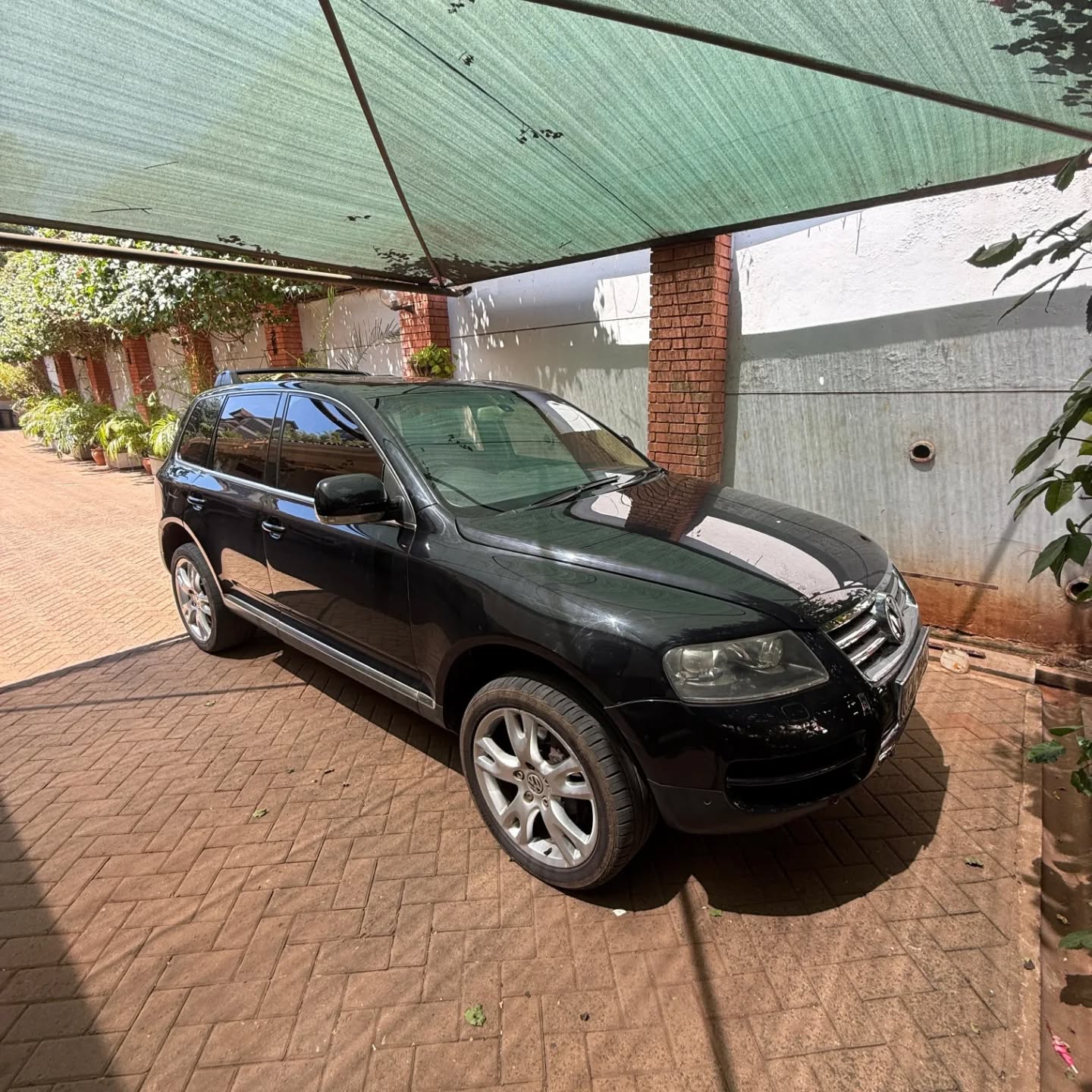 Volkswagen Touareg image 1