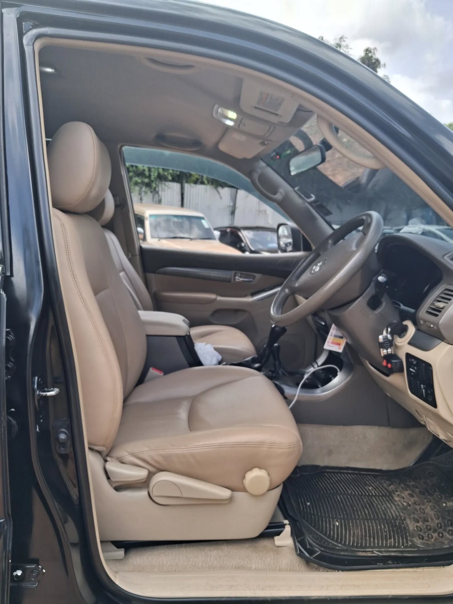 Toyota Prado image 7