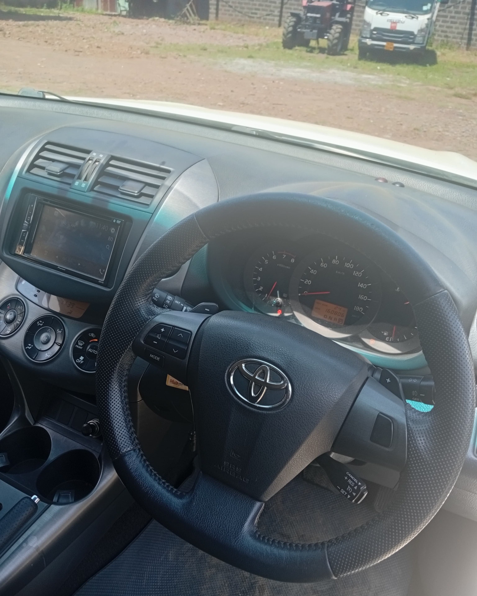 Toyota Vanguard image 4