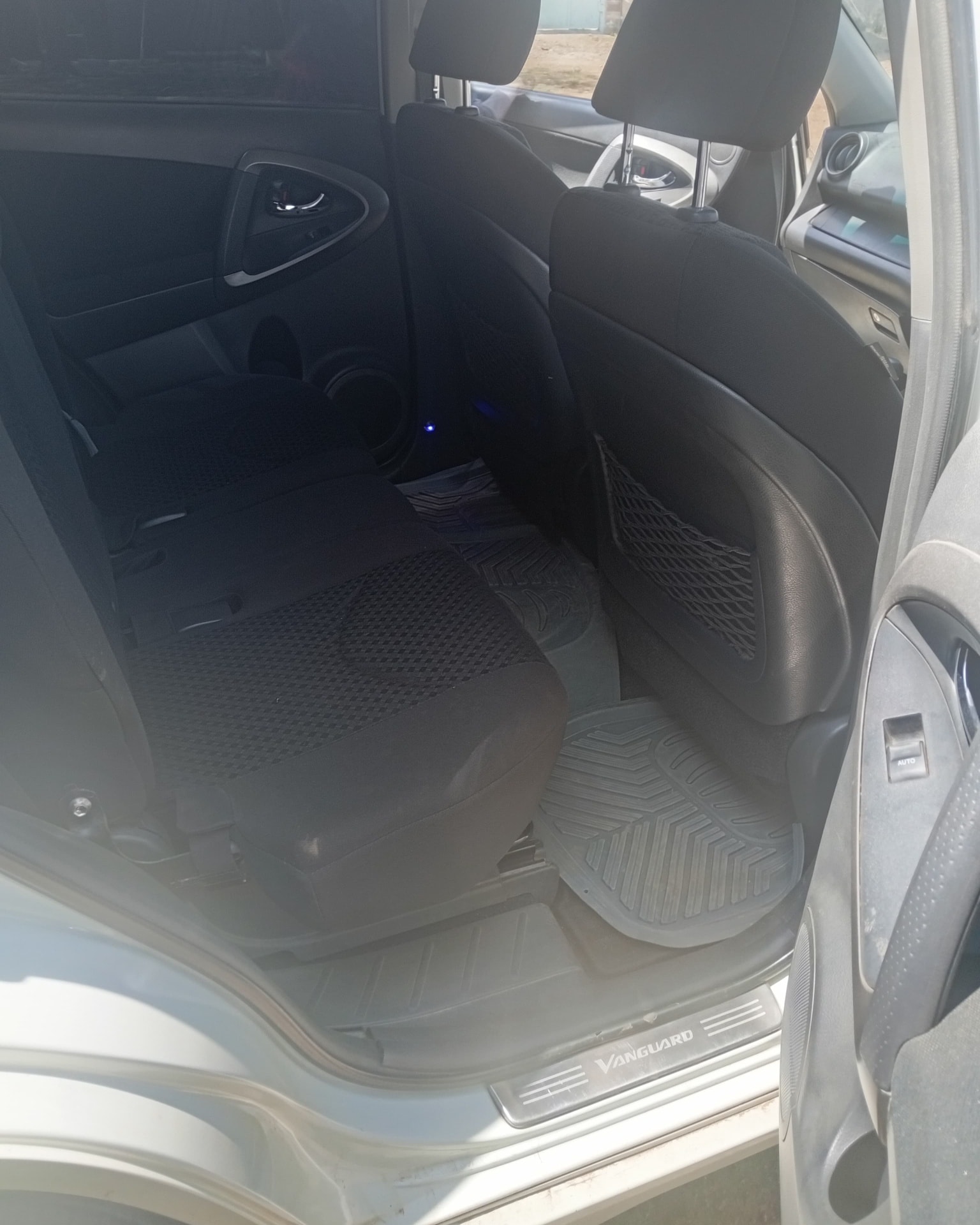 Toyota Vanguard image 3