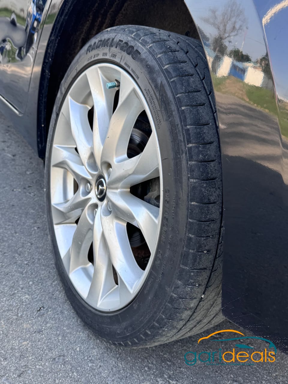 Mazda Axela image 5