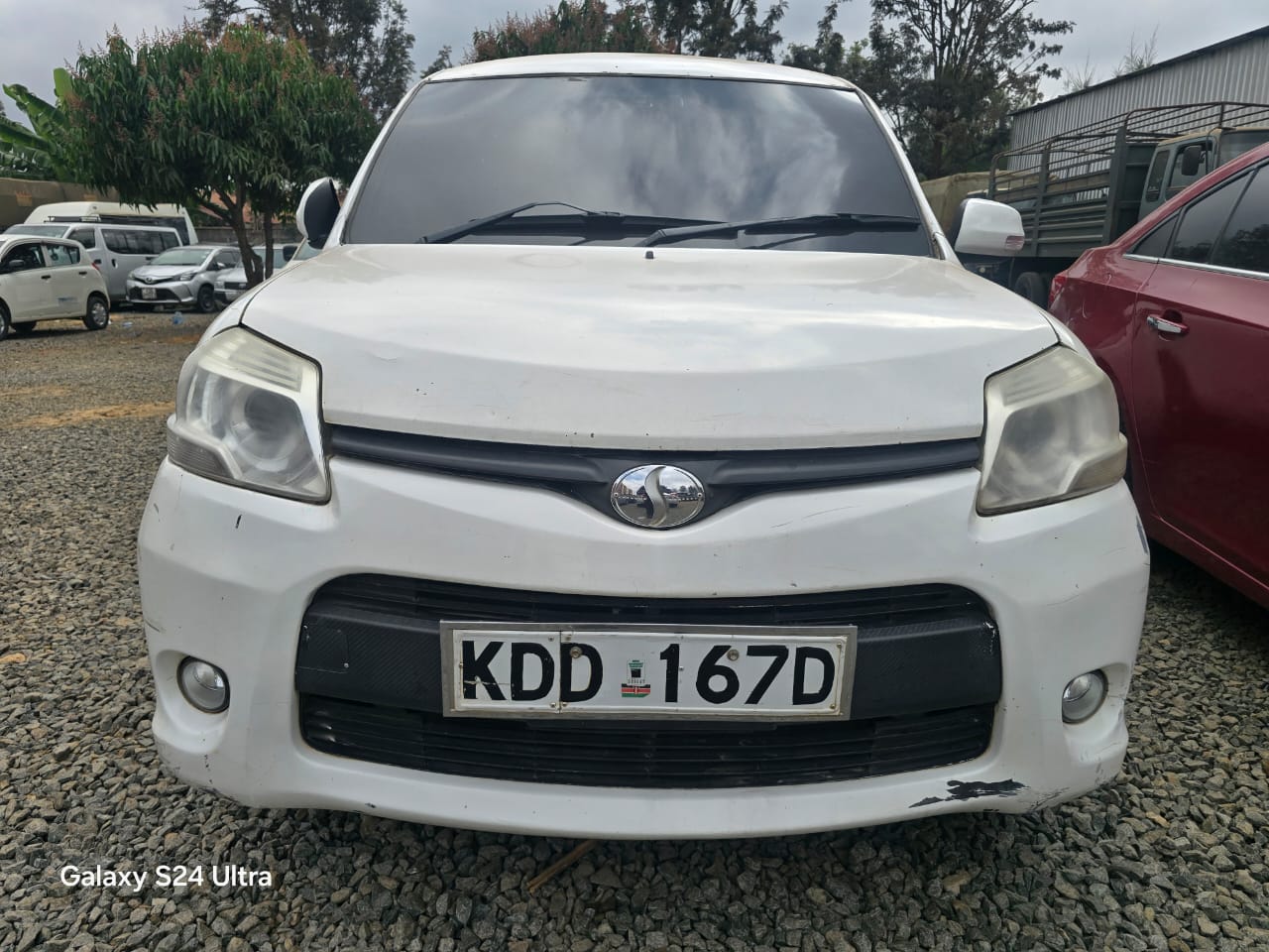Toyota Sienta image 1