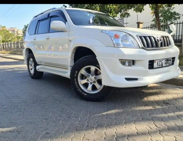 Toyota Prado image 2