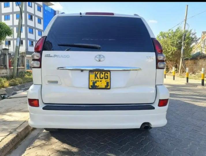Toyota Prado image 3