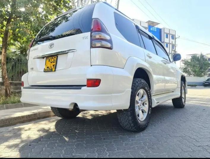 Toyota Prado image 5