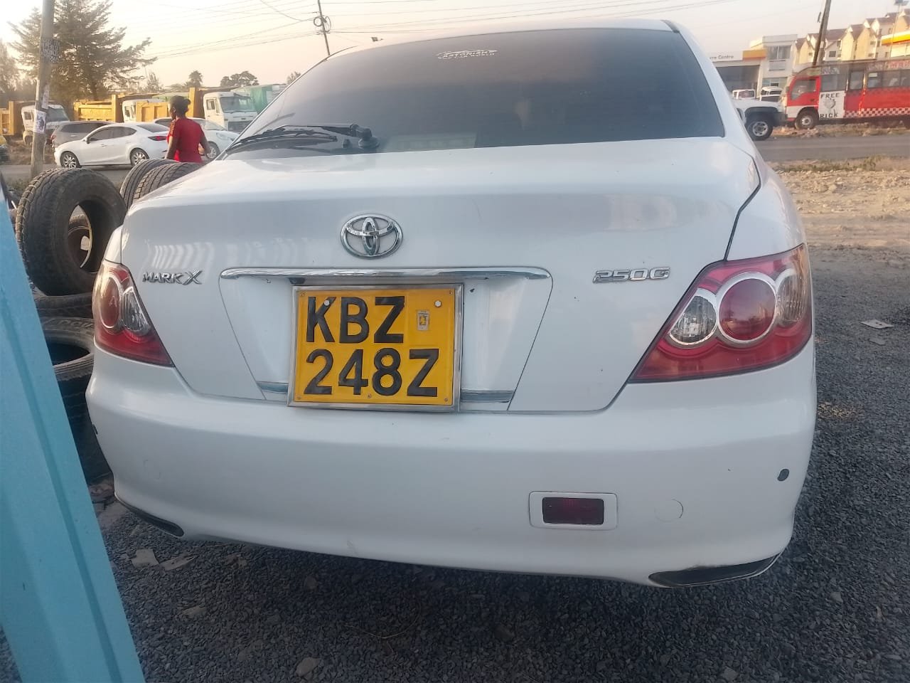 Toyota Mark X image 2