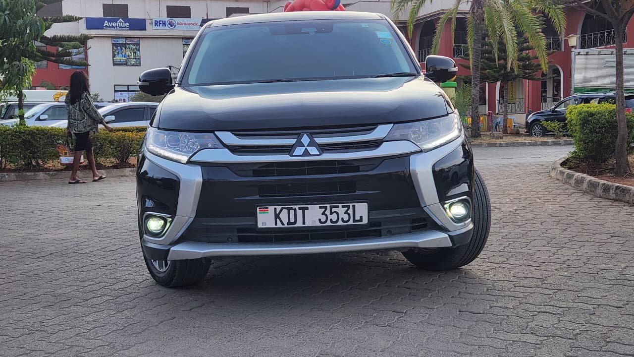 Mitsubishi Outlander image 6