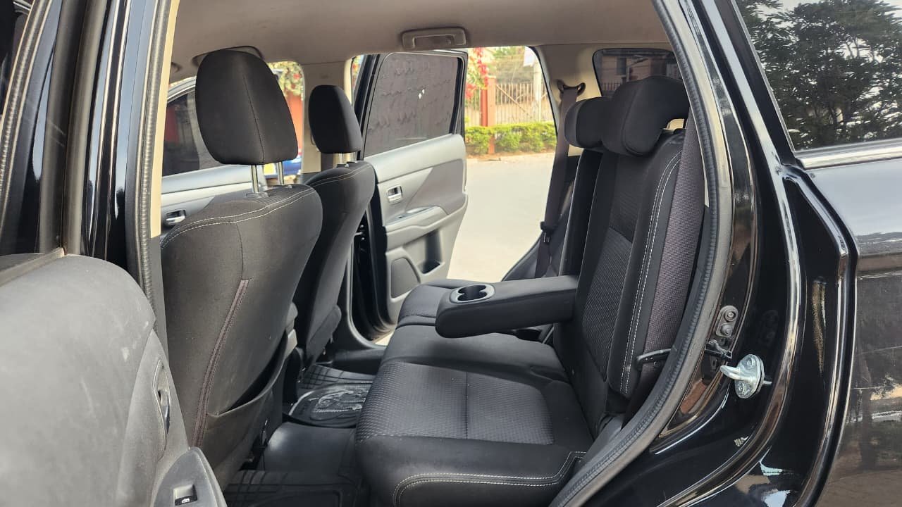 Mitsubishi Outlander image 3