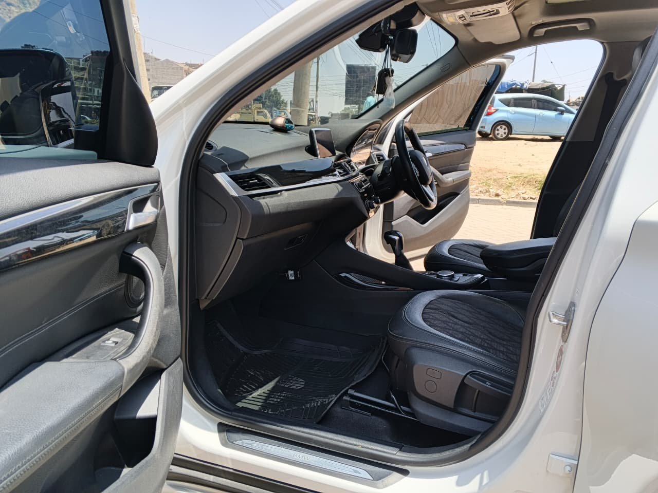 Bmw X1 image 6