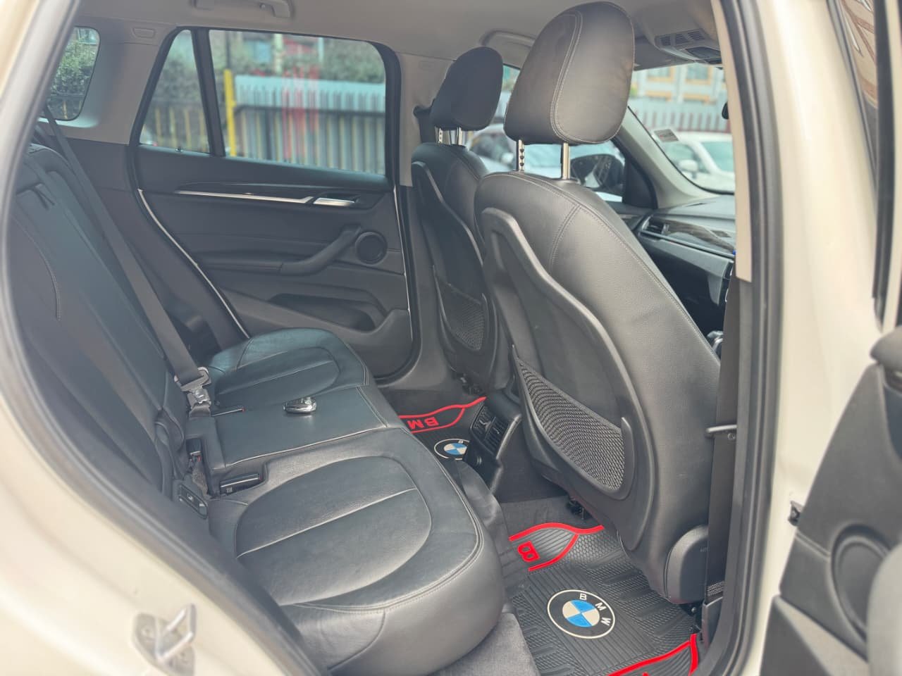 Bmw X1 image 4