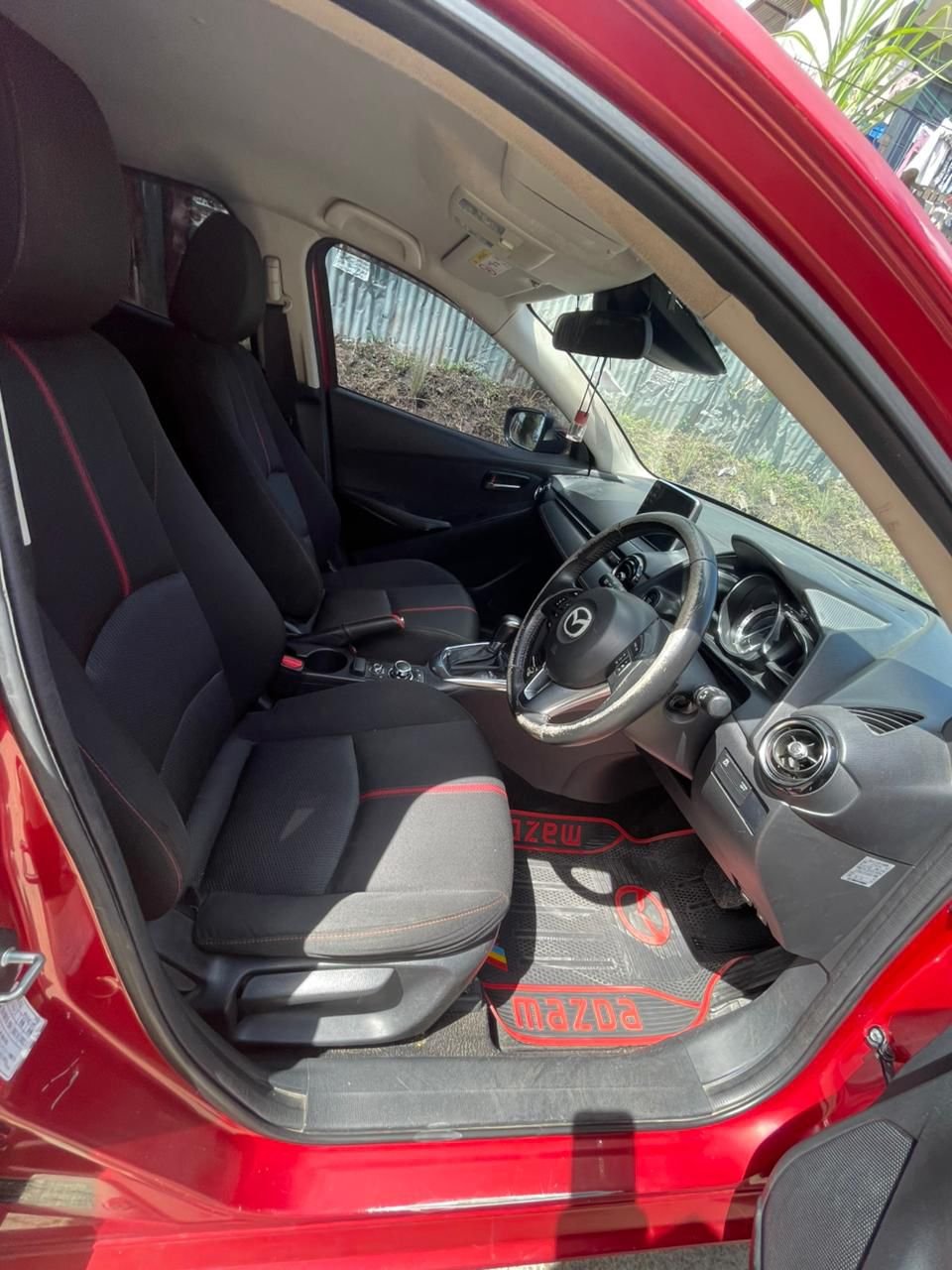 Mazda Demio image 5