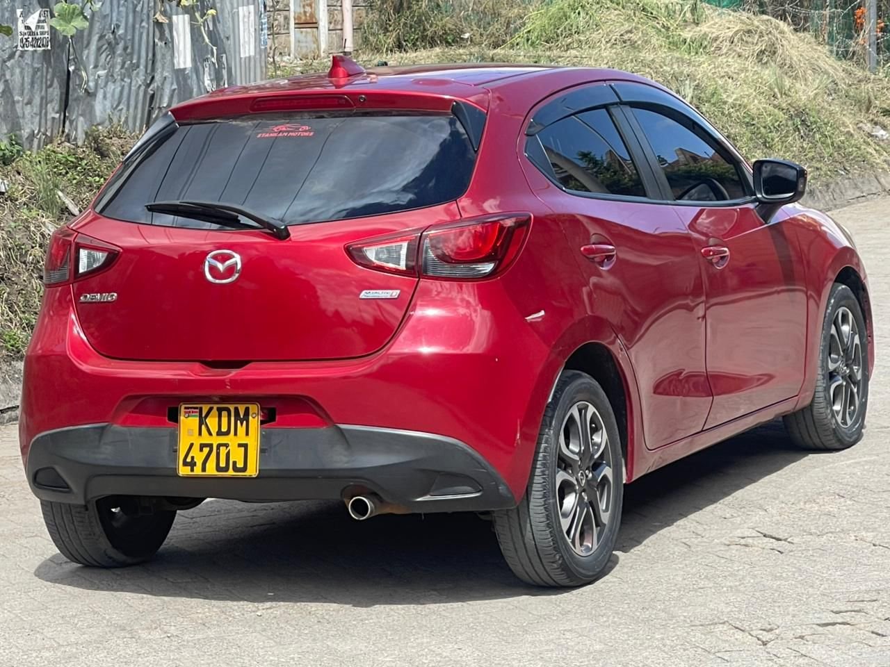 Mazda Demio image 2