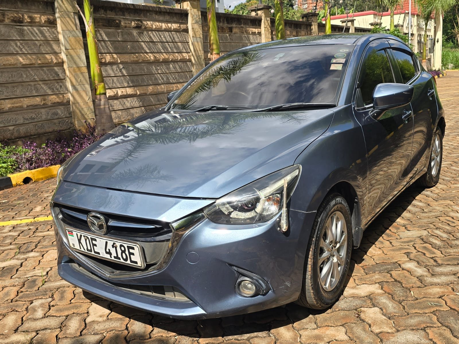 Mazda Demio image 1