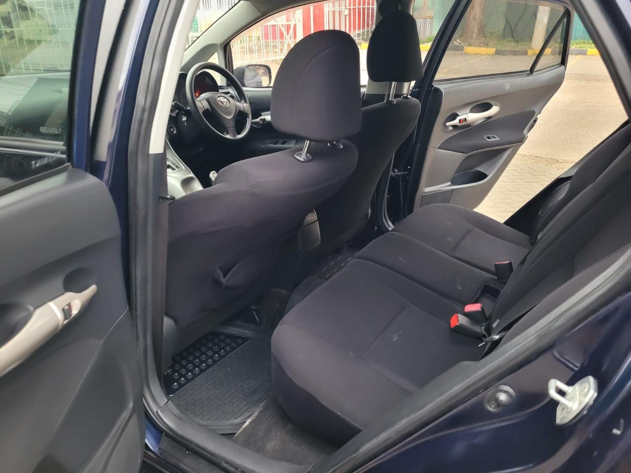 Toyota Auris image 10
