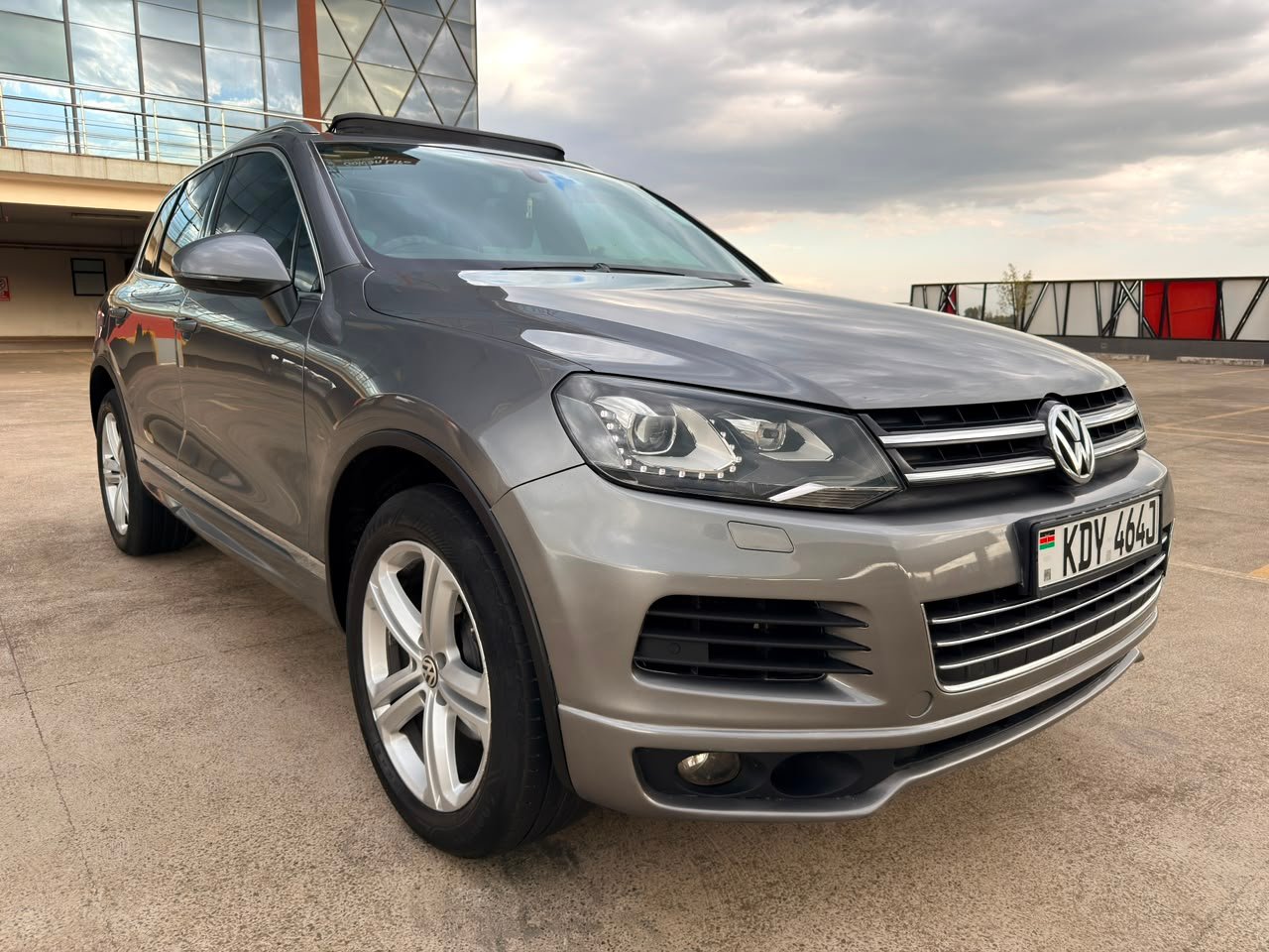 Volkswagen Touareg image 9