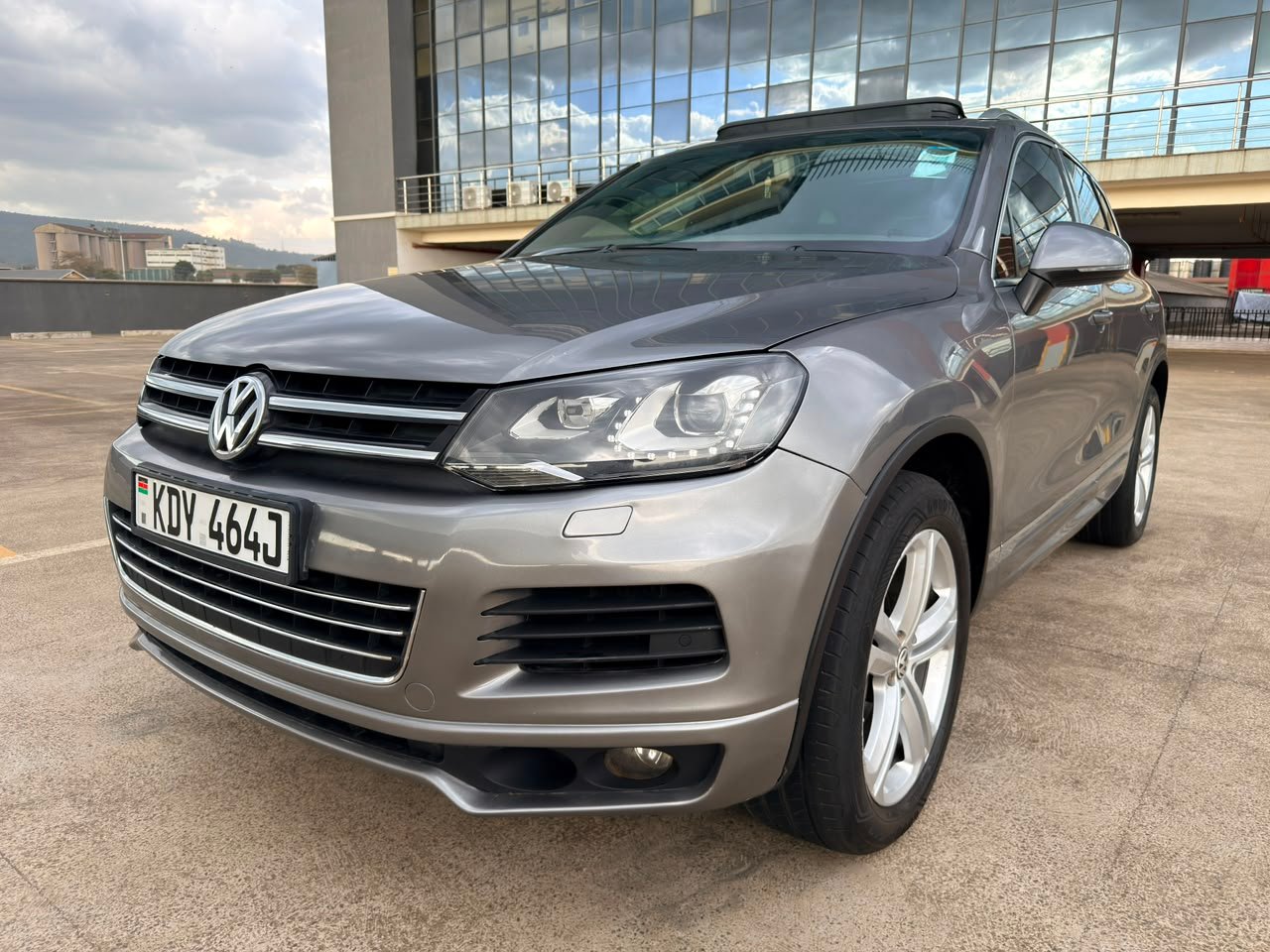 Volkswagen Touareg image 10
