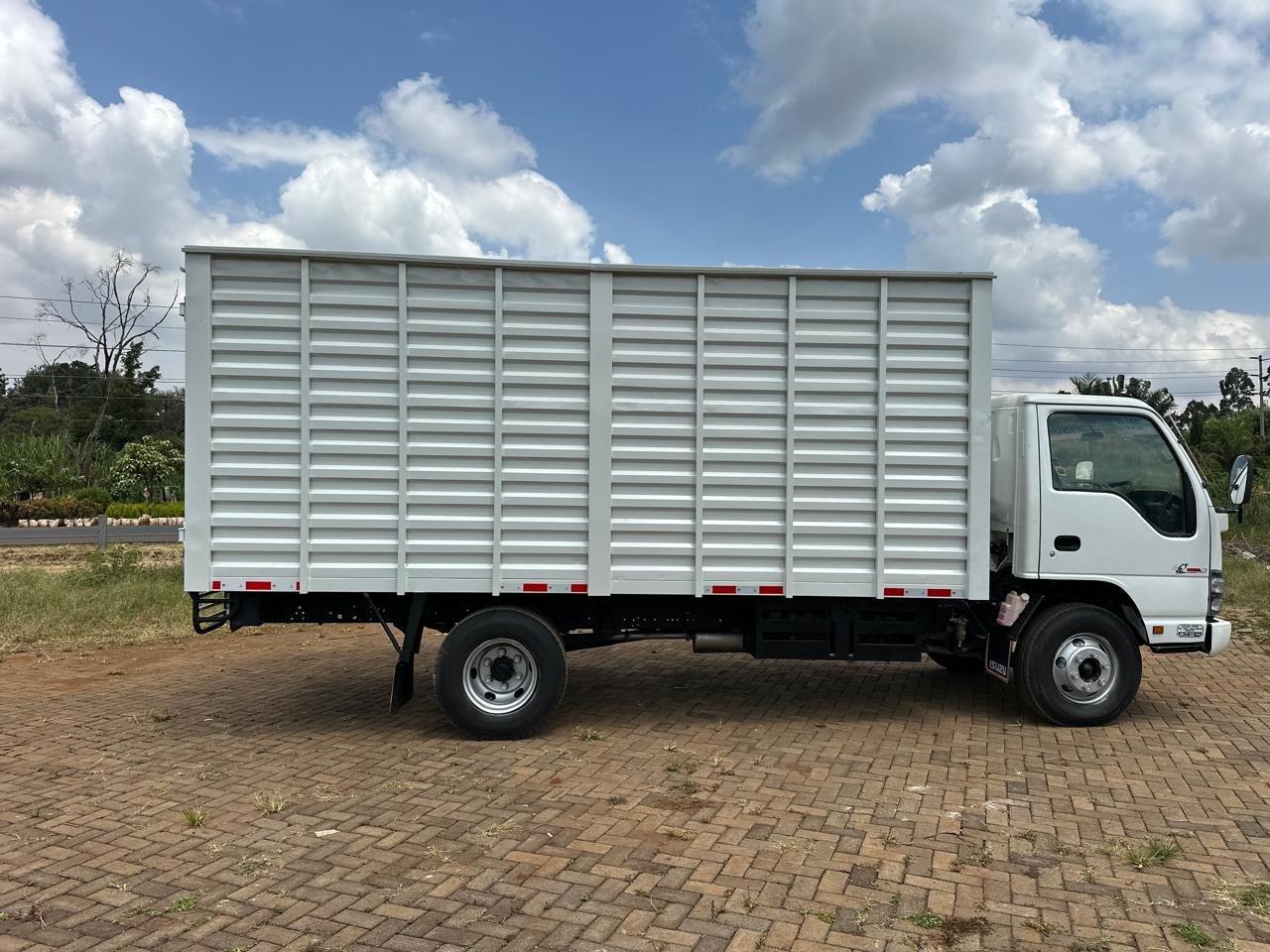 Isuzu N-Series NPR image 5