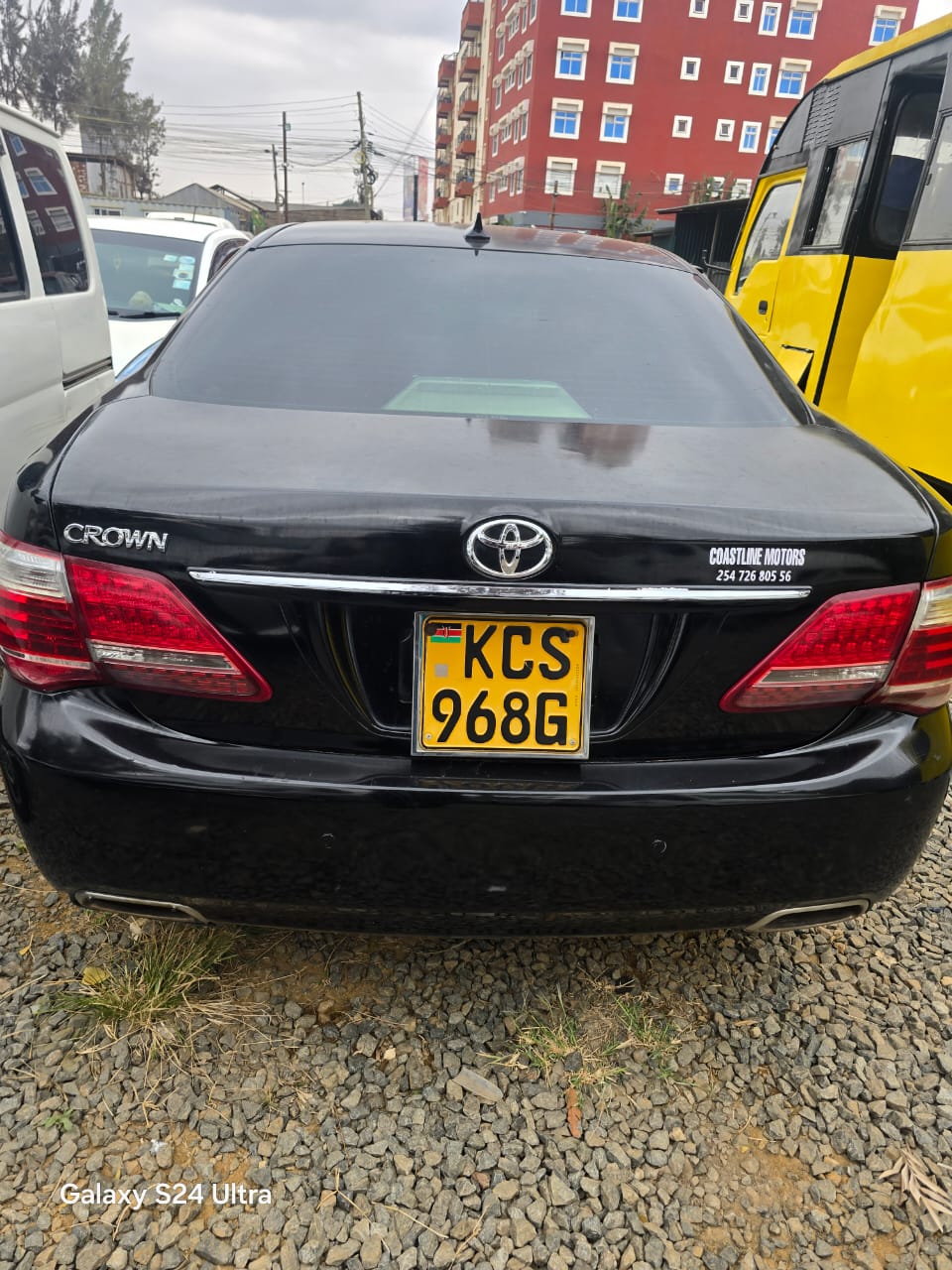 Toyota Crown image 2